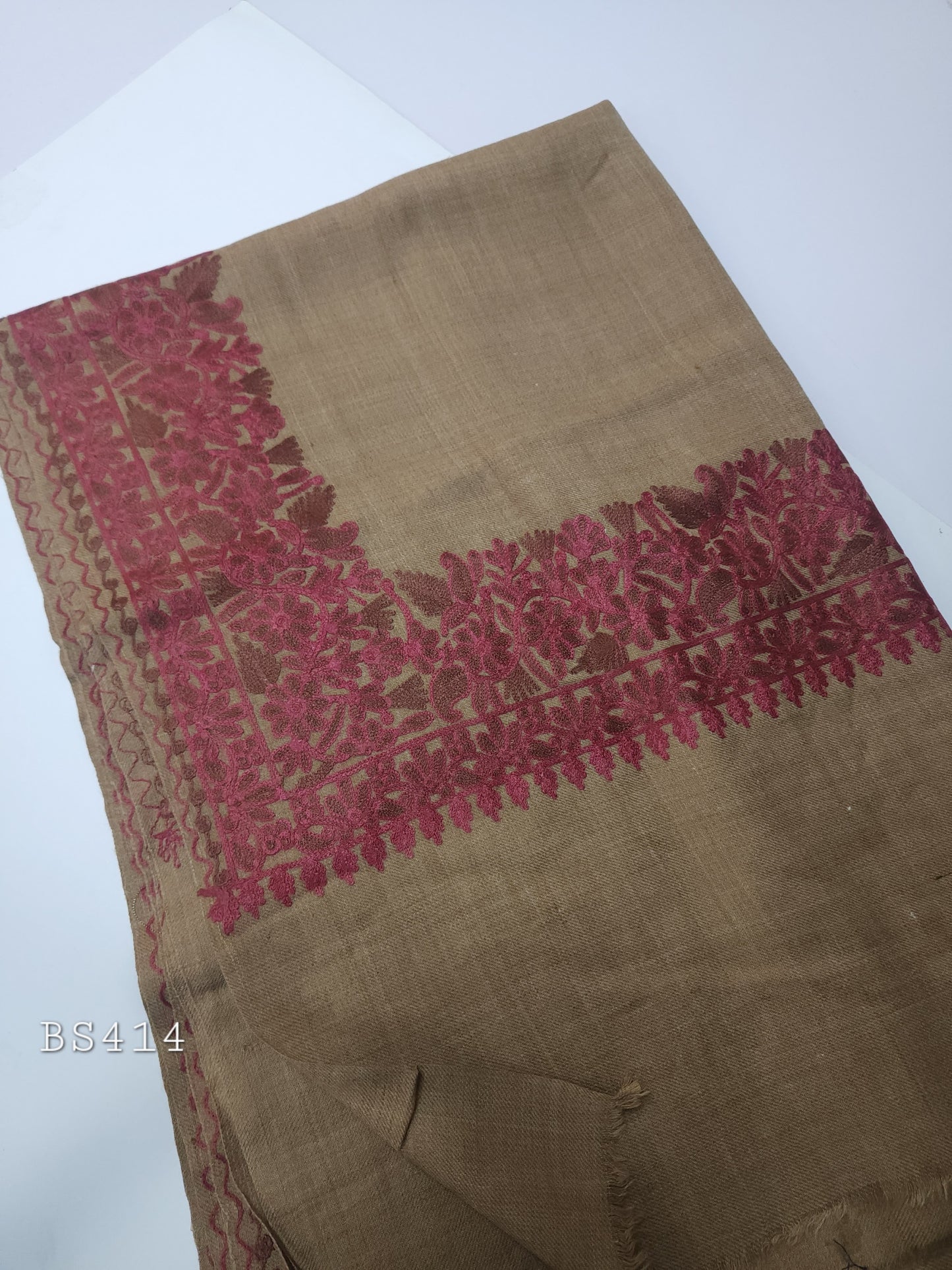 Aari Border Kashmiri Shawl | 4 Side Border Embroidery | Perfect Gift